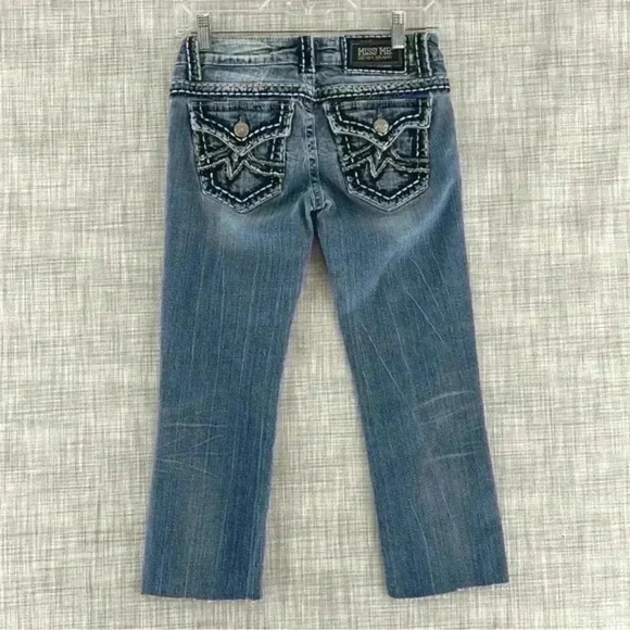 Miss Me Irene Straight Leg Altered Hem Women's  CropJeans Size 26 2270/1.2 - Picture 2 of 10